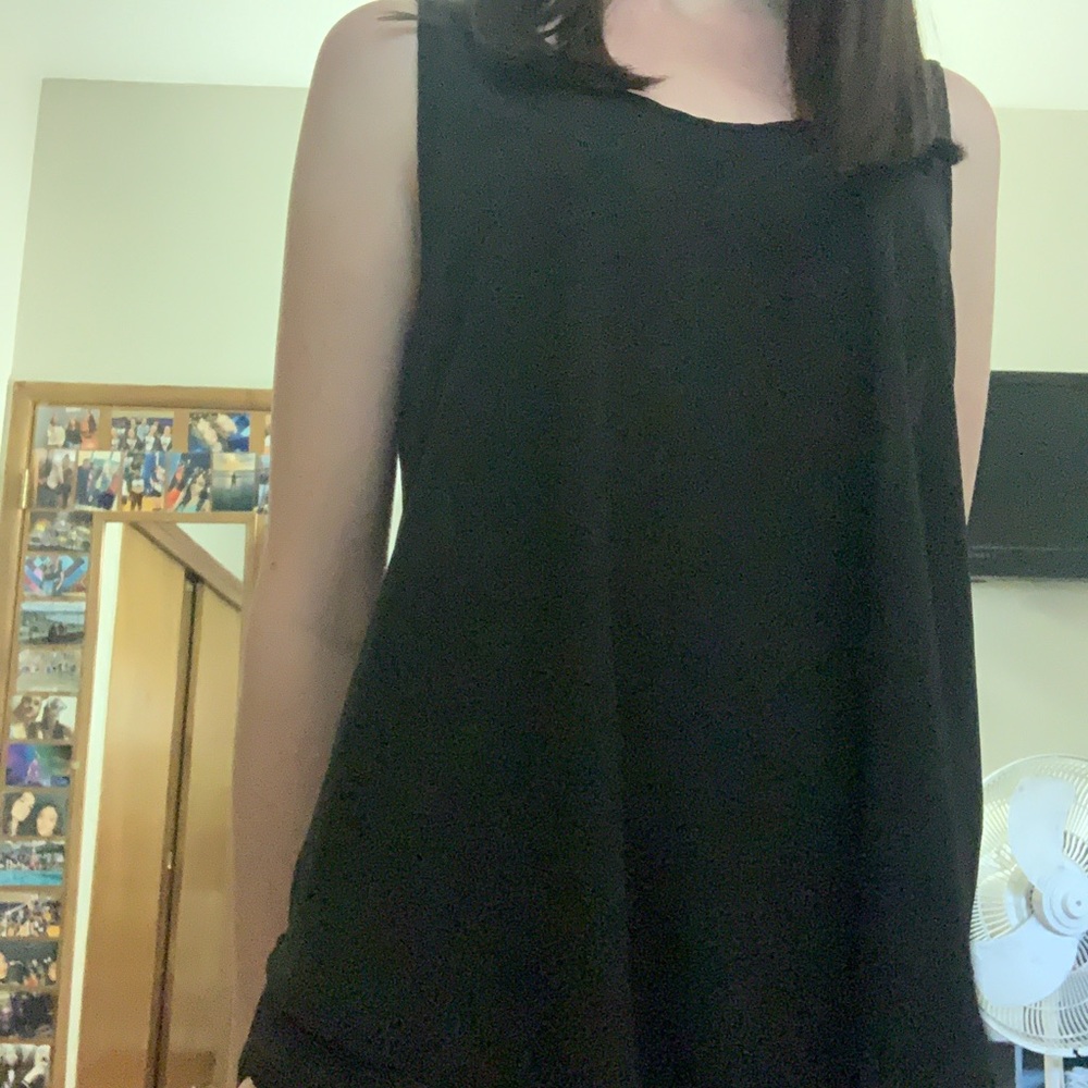 Black flowy tank